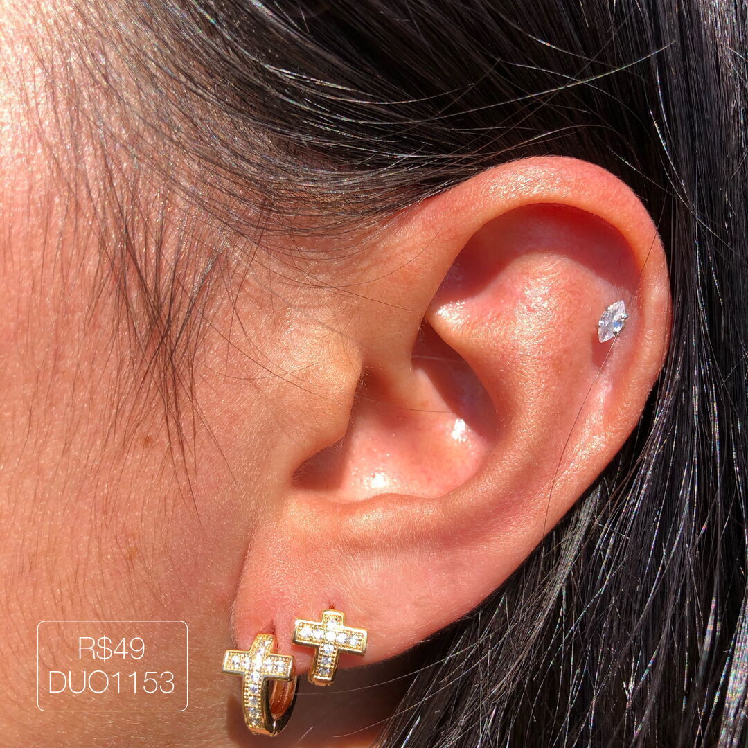 Duo Argola de Cruz Cravejada Cristal Dourado